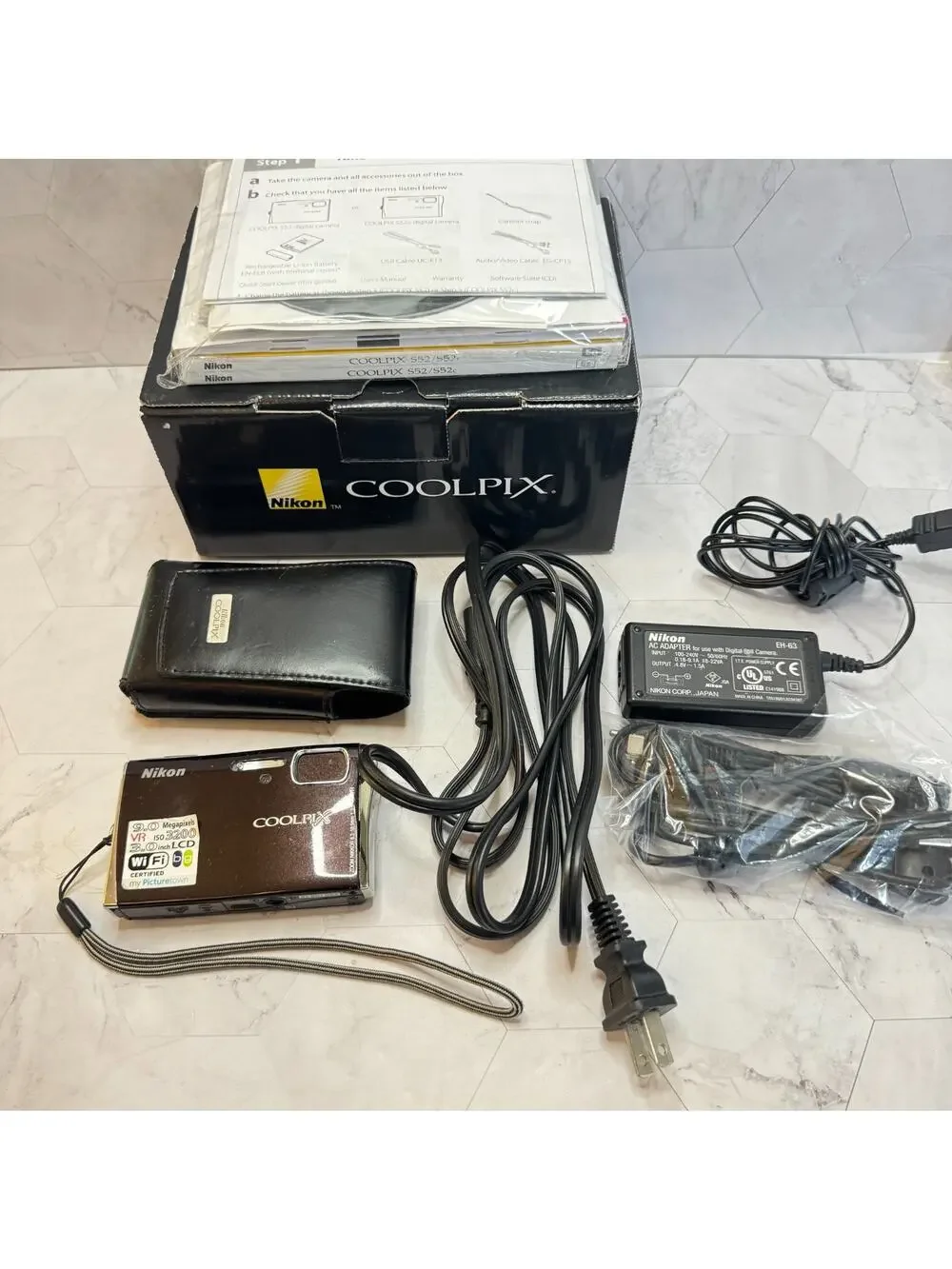 Nikon Coolpix S52C 9MP Digital Camera Complete in Box Charger Case Cords in EUC